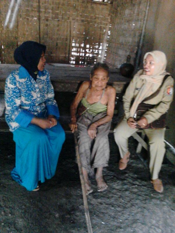 Anjangsana Ka.TP PKK kpd LANSIA di Padangmentoyo